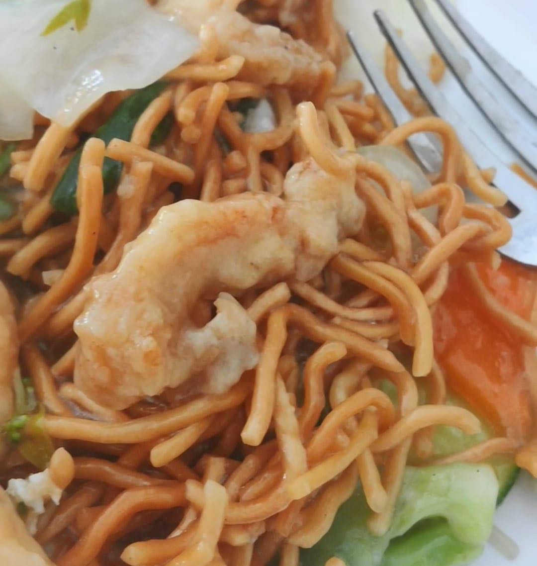 Chicken Chinese Chopsueyこのパリパリの麺が美味しい