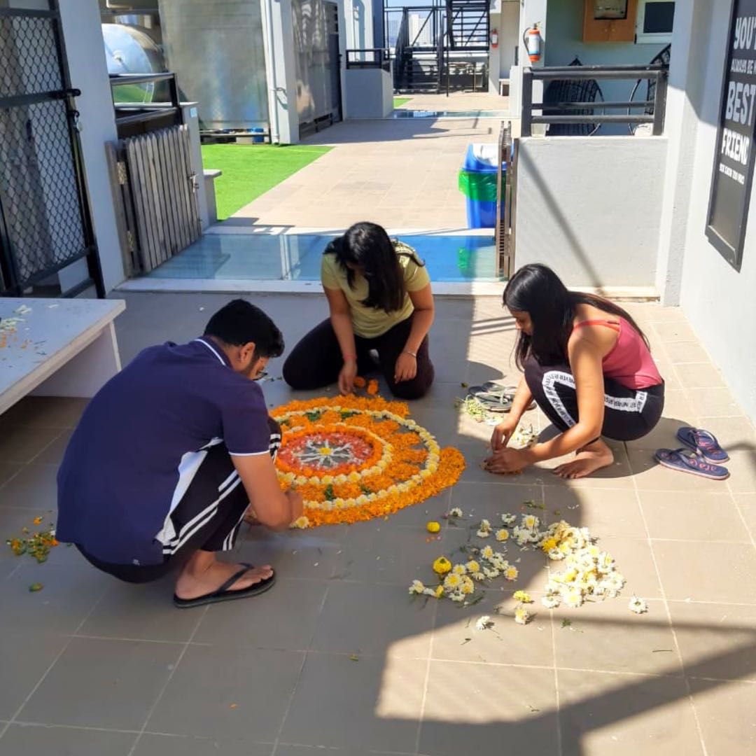 インドのお祭りの飾りつけ